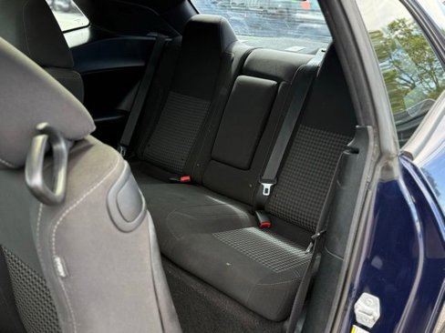 Used 2015 Dodge Challenger SXT w/ Driver Convenience Group image 18