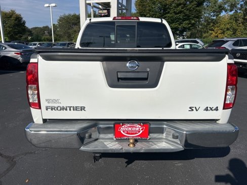 Used 2018 Nissan Frontier SV image 6