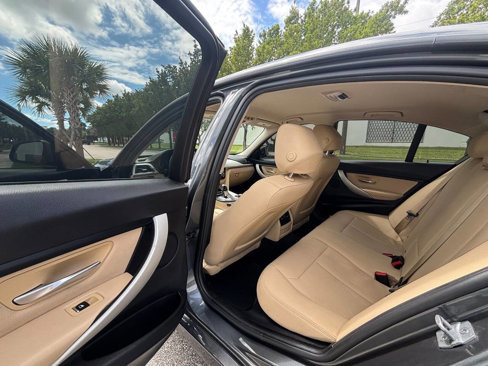 Used 2018 BMW 320i Sedan image 12