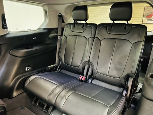 Used 2023 Jeep Grand Cherokee L Limited image 15