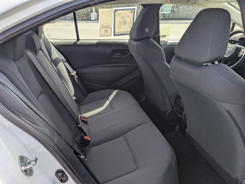 Used 2022 Toyota Corolla LE image 7