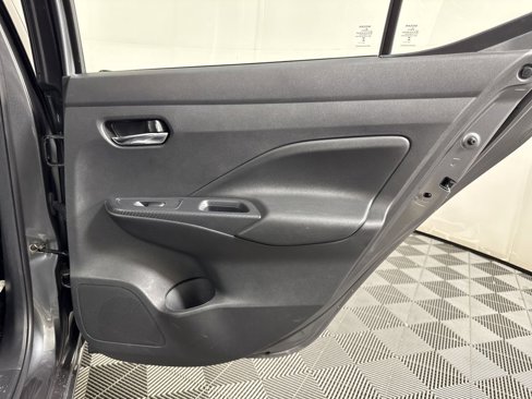 Used 2023 Nissan Versa SV image 14