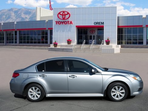 Used 2011 Subaru Legacy 2.5i Premium image 3