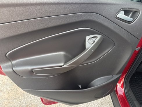Used 2019 Ford Escape SE image 13
