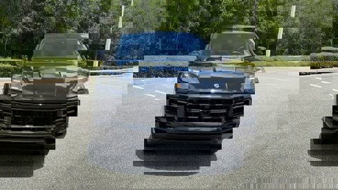Certified 2024 Porsche Cayenne Coupe image 3