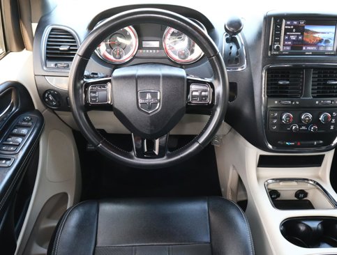 Used 2019 Dodge Grand Caravan SXT image 9