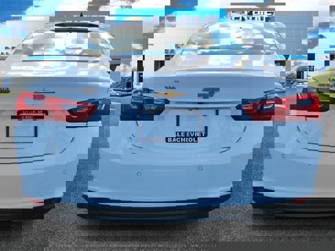 New 2025 Chevrolet Malibu LS image 4