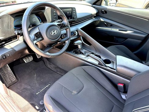 Used 2025 Hyundai Elantra Sport image 14