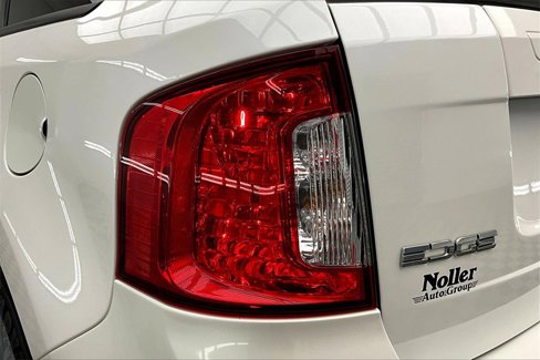 Used 2013 Ford Edge SEL image 30