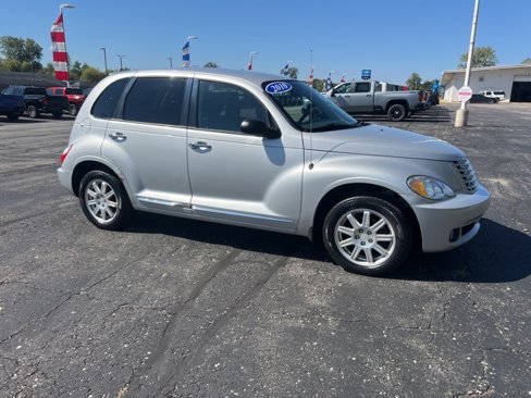 Used 2010 Chrysler PT Cruiser image 3