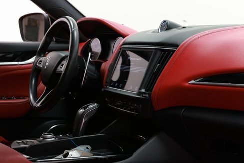 Used 2021 Maserati Levante S image 17
