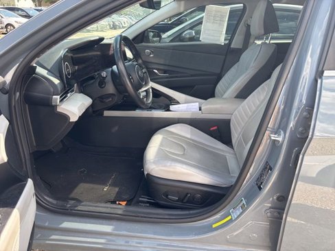 Used 2022 Hyundai Elantra Limited image 6
