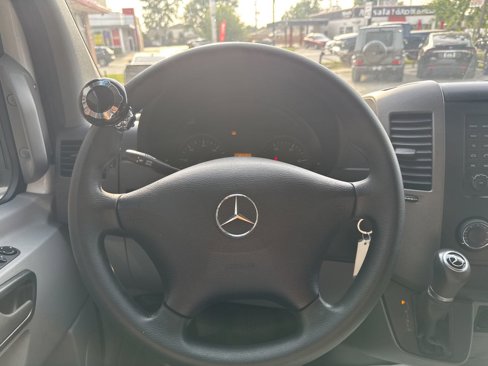 Used 2017 Mercedes-Benz Sprinter 2500 image 10