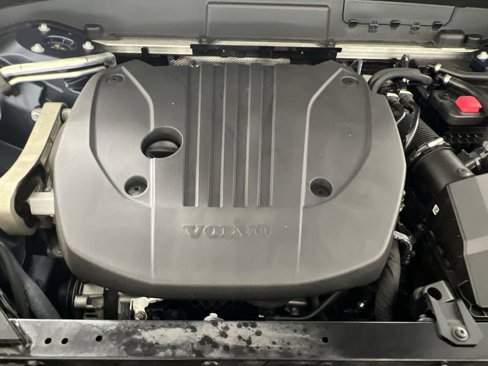 Used 2023 Volvo XC60 B5 Core image 19