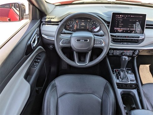 Used 2023 Jeep Compass Limited image 16