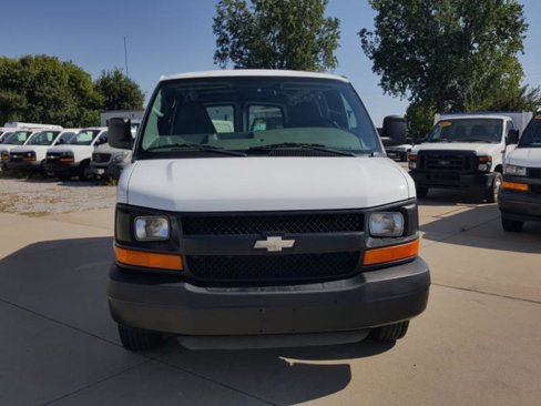 Used 2008 Chevrolet Express 2500 image 4