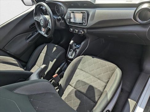 Used 2020 Nissan Kicks S image 20