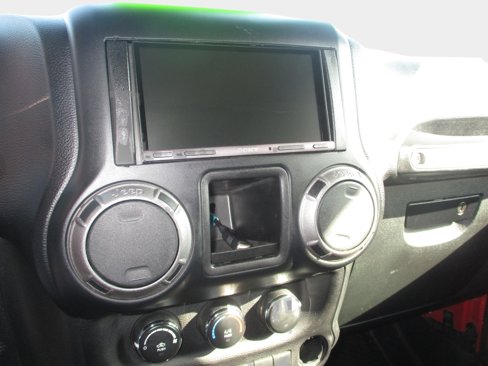 Used 2015 Jeep Wrangler Sport image 30