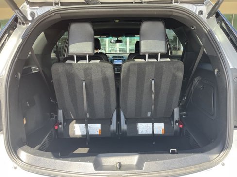 Used 2017 Ford Explorer XLT w/ Equipment Group 202A image 29