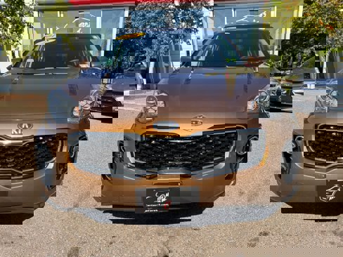 Used 2018 Kia Sportage LX image 3