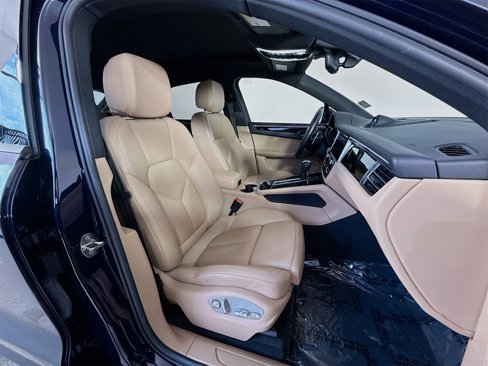 Certified 2022 Porsche Macan image 22