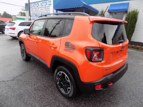 Used 2015 Jeep Renegade Trailhawk w/ Popular Equipment Group image 9