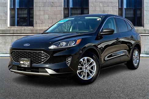 Used 2022 Ford Escape SE w/ Cold Weather Package image 2