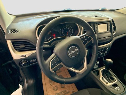 Used 2016 Jeep Cherokee Latitude image 12