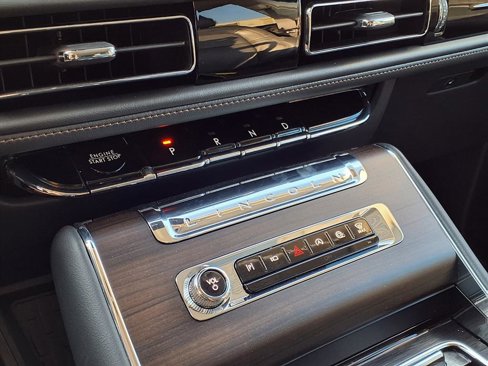 Used 2025 Lincoln Aviator Reserve w/ Jet Appearance Package image 9