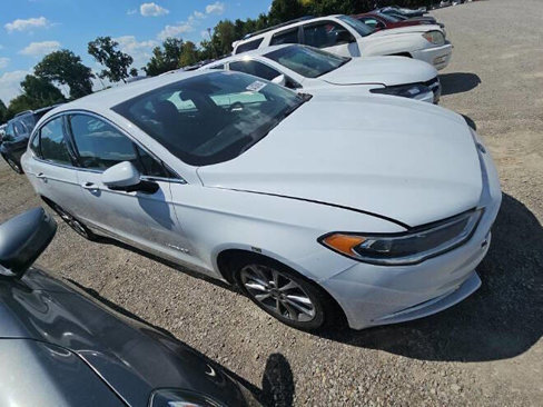 Used 2017 Ford Fusion SE w/ Equipment Group 602A image 1