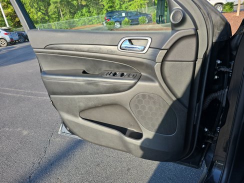 Used 2019 Jeep Grand Cherokee Laredo image 26