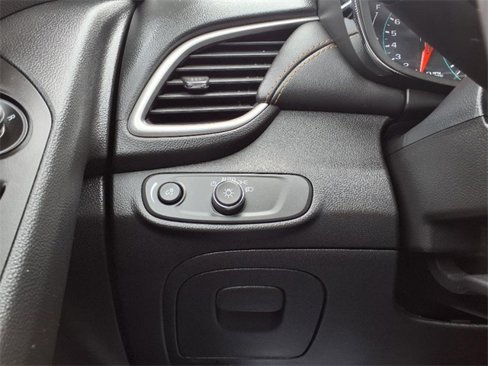 Certified 2022 Chevrolet Trax LT w/ LT Convenience Package image 13