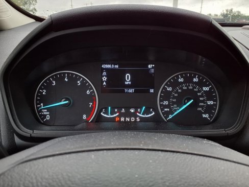 Used 2022 Ford EcoSport SE w/ SE Convenience Package image 4