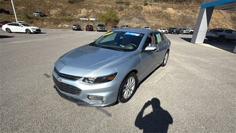 Used 2017 Chevrolet Malibu LT image 8