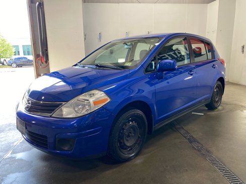 Used 2011 Nissan Versa 1.8 S w/ Plus Pkg image 2