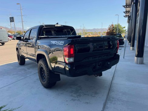 Used 2017 Toyota Tacoma SR image 5