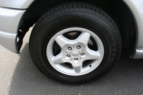 Used 2000 Mercedes-Benz ML 320 4MATIC image 25