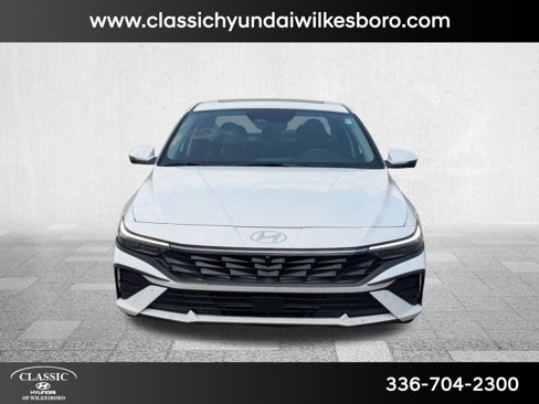 Used 2024 Hyundai Elantra Limited image 2