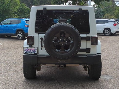 Used 2015 Jeep Wrangler Unlimited Sahara w/ Dual Top Group image 4