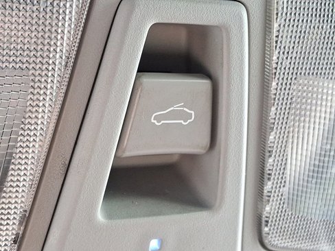 Used 2015 Kia Cadenza Premium w/ Technology Package image 27