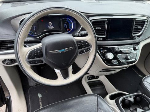 Used 2018 Chrysler Pacifica Limited w/ Advanced Safetytec Group image 5