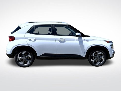 New 2025 Hyundai Venue SEL image 5