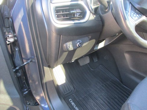 Used 2018 Chevrolet Equinox LT w/ Sun & Infotainment Package image 22
