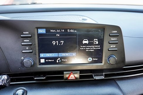 Certified 2025 Hyundai Elantra Sport image 23