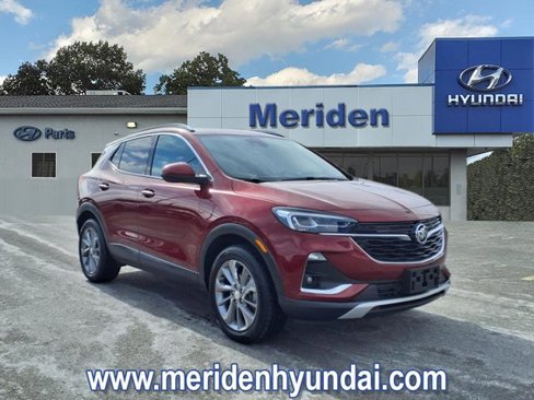 Used 2022 Buick Encore GX Essence w/ Advanced Technology Package image 2
