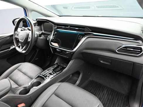 Used 2023 Chevrolet Bolt LT w/ Infotainment Package image 29