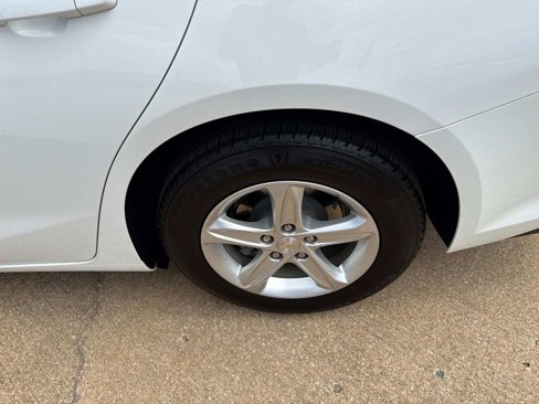 Used 2020 Chevrolet Malibu LS w/ Driver Confidence Package II image 27