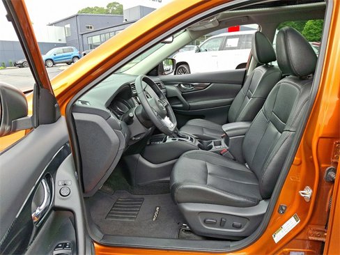 Used 2019 Nissan Rogue SL w/ Premium Package image 14