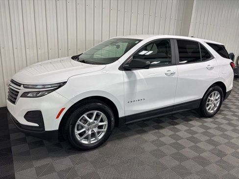 Used 2023 Chevrolet Equinox LS w/ LS Convenience Package image 9