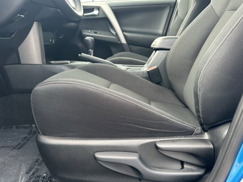 Used 2017 Toyota RAV4 XLE image 12
